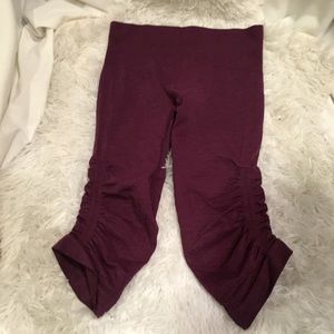 Lululemon in the flow purple  ruched crops Sz 4